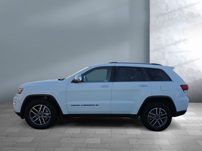 2022 Jeep Grand Cherokee WK — detail view