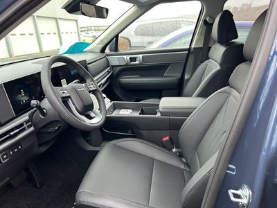 2025 Hyundai Santa Fe — photo 8 view