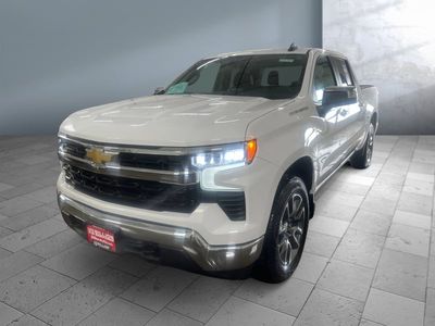 2022 Chevrolet Silverado 1500 — front three-quarter view