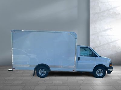 2025 GMC Savana Commercial Cutaway — photo 7 view