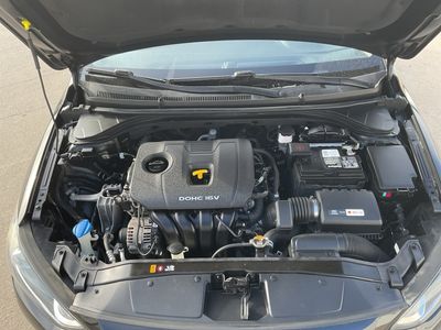 2018 Hyundai Elantra — photo 13 view