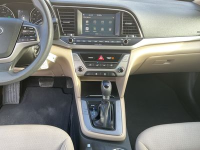 2018 Hyundai Elantra — photo 14 view
