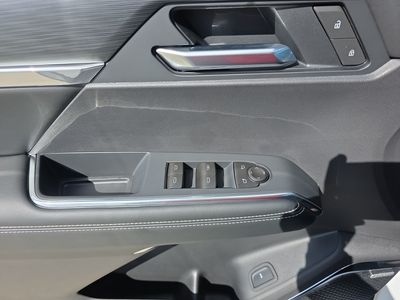 2026 GMC Acadia — photo 13 view