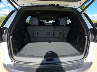 2026 GMC Acadia — photo 7 view