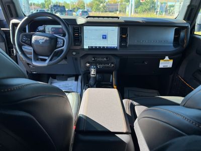 2024 Ford Bronco — photo 8 view