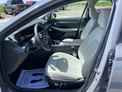 2025 Hyundai Sonata - Photo 12