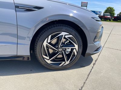 2025 Hyundai Sonata - Photo 7