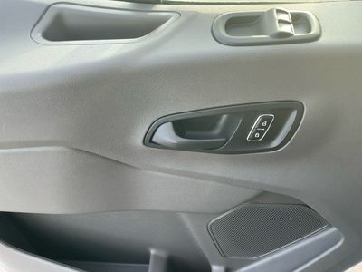 2024 Ford Transit Passenger Wagon — photo 10 view