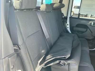 2026 Jeep Gladiator — photo 11 view