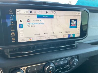 2026 Jeep Gladiator — photo 12 view