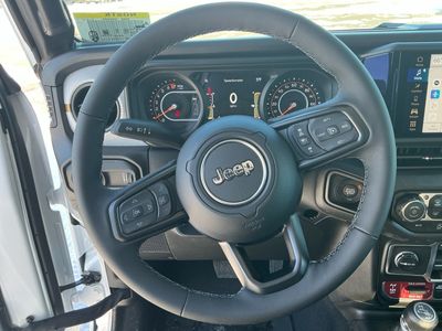 2026 Jeep Gladiator — photo 7 view