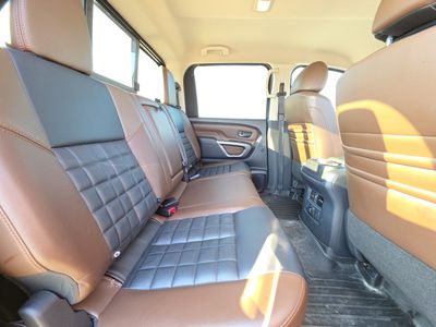 2017 Nissan Titan XD — photo 7 view