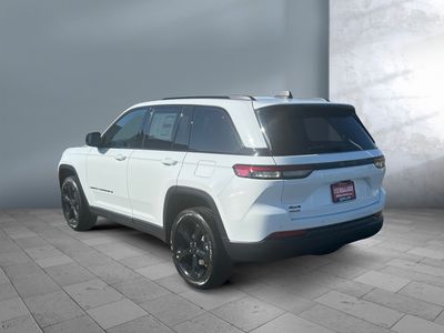 2025 Jeep Grand Cherokee - Photo 3
