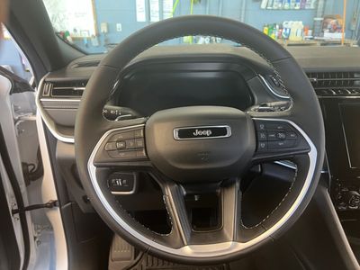 2025 Jeep Grand Cherokee - Photo 9