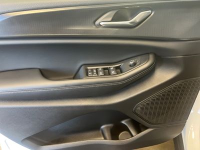 2025 Jeep Grand Cherokee - Photo 10