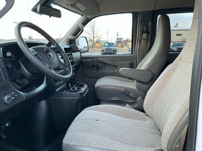 2024 Chevrolet Express Passenger - Photo 15