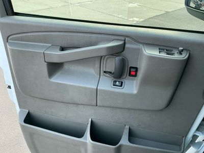 2024 Chevrolet Express Passenger - Photo 8