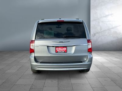 2013 Chrysler Town and Country — detail view