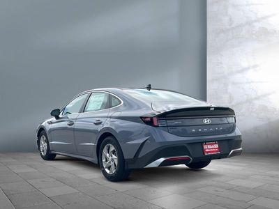 2025 Hyundai Sonata - Photo 2