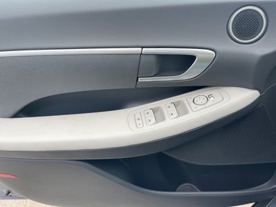 2025 Hyundai Sonata - Photo 13