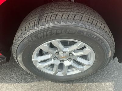 2025 Chevrolet Tahoe — photo 12 view