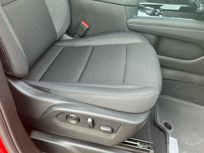 2025 Chevrolet Tahoe — photo 15 view