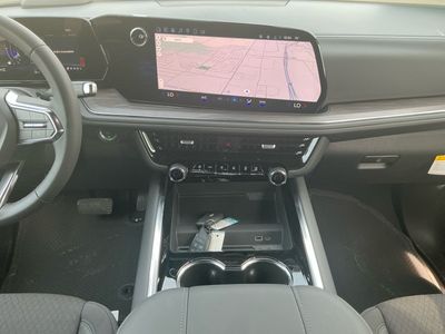 2025 Chevrolet Tahoe — photo 7 view