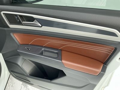 2021 Volkswagen Atlas — photo 14 view
