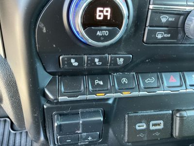 2022 Chevrolet Silverado 1500 LTD — photo 11 view