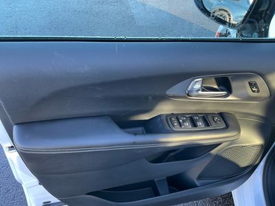 2026 Chrysler Pacifica — photo 13 view