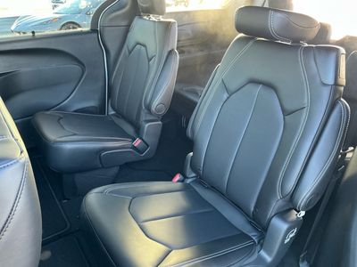 2026 Chrysler Pacifica — photo 7 view