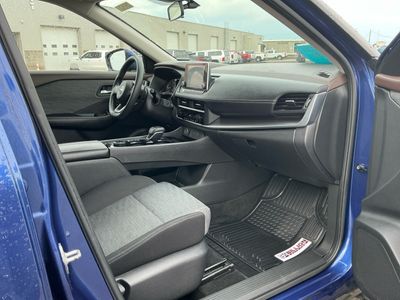 2023 Nissan Rogue — photo 9 view