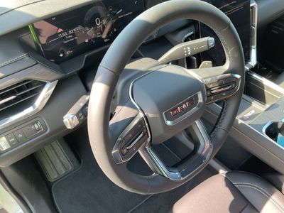 2025 GMC Acadia — photo 11 view