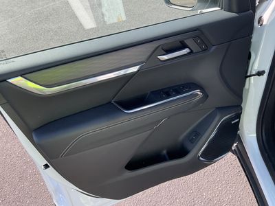 2025 GMC Acadia — photo 12 view