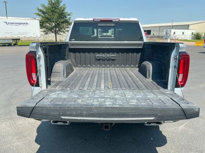 2022 GMC Sierra 1500 — detail view