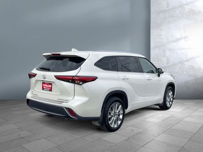 2021 Toyota Highlander — rear three-quarter view