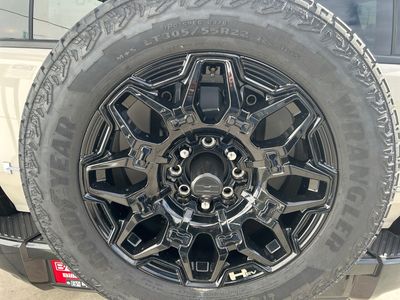2026 GMC HUMMER EV SUV — photo 11 view