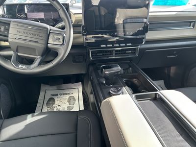 2026 GMC HUMMER EV SUV — photo 12 view
