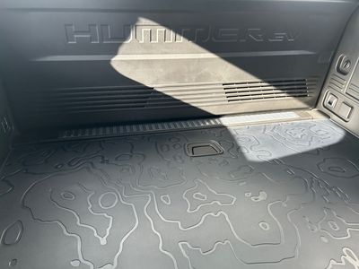 2026 GMC HUMMER EV SUV — photo 13 view