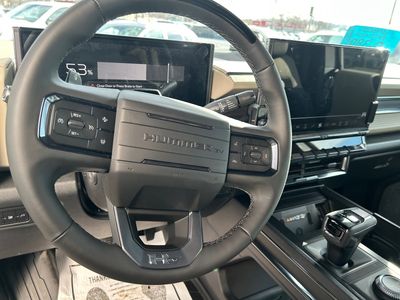 2026 GMC HUMMER EV SUV — photo 9 view