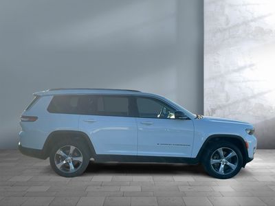 2021 Jeep Grand Cherokee L — interior view
