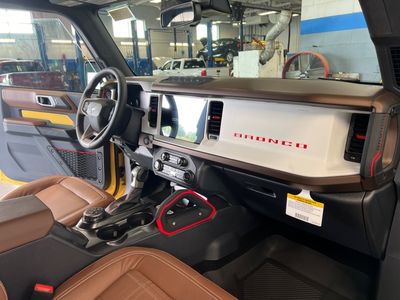 2024 Ford Bronco — photo 12 view