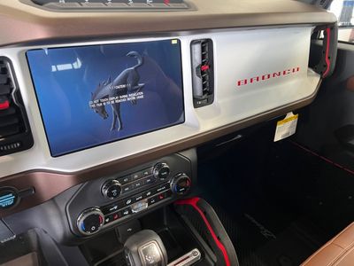 2024 Ford Bronco — photo 14 view