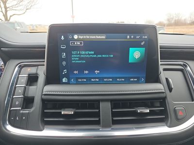 2024 Chevrolet Suburban — photo 11 view