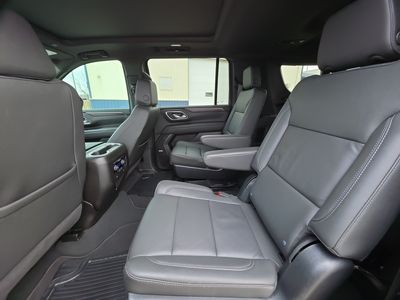2024 Chevrolet Suburban — photo 12 view