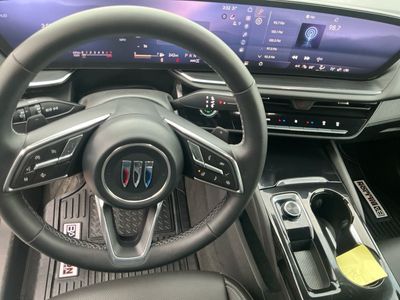 2025 Buick Envision — photo 8 view