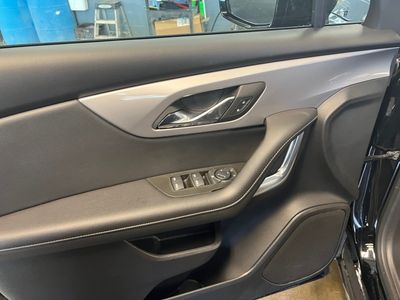 2025 Chevrolet Blazer — photo 15 view
