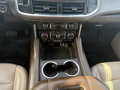 2021 Chevrolet Suburban — photo 11 view