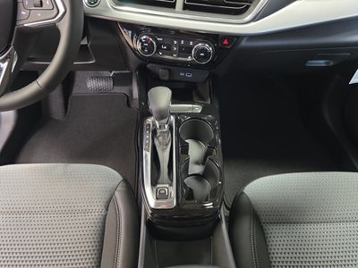 2025 Chevrolet Trax — photo 12 view