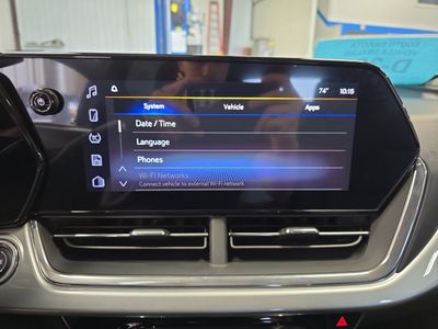 2025 Chevrolet Trax — photo 13 view